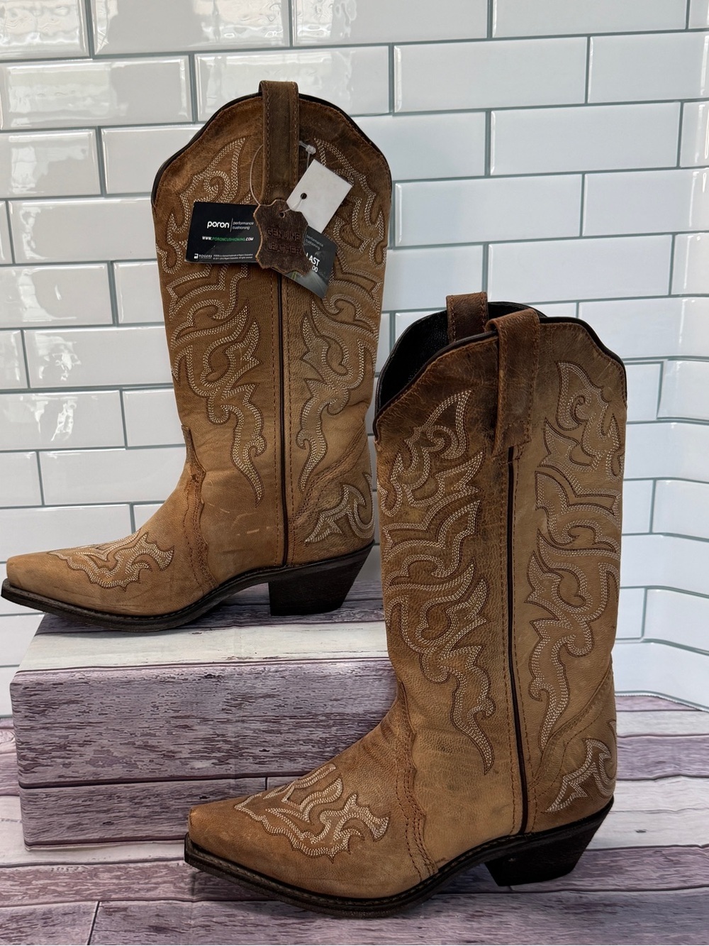 Rockin' Country embroidered brown snip toe cowgirl boots size 6 - Picture 3 of 9